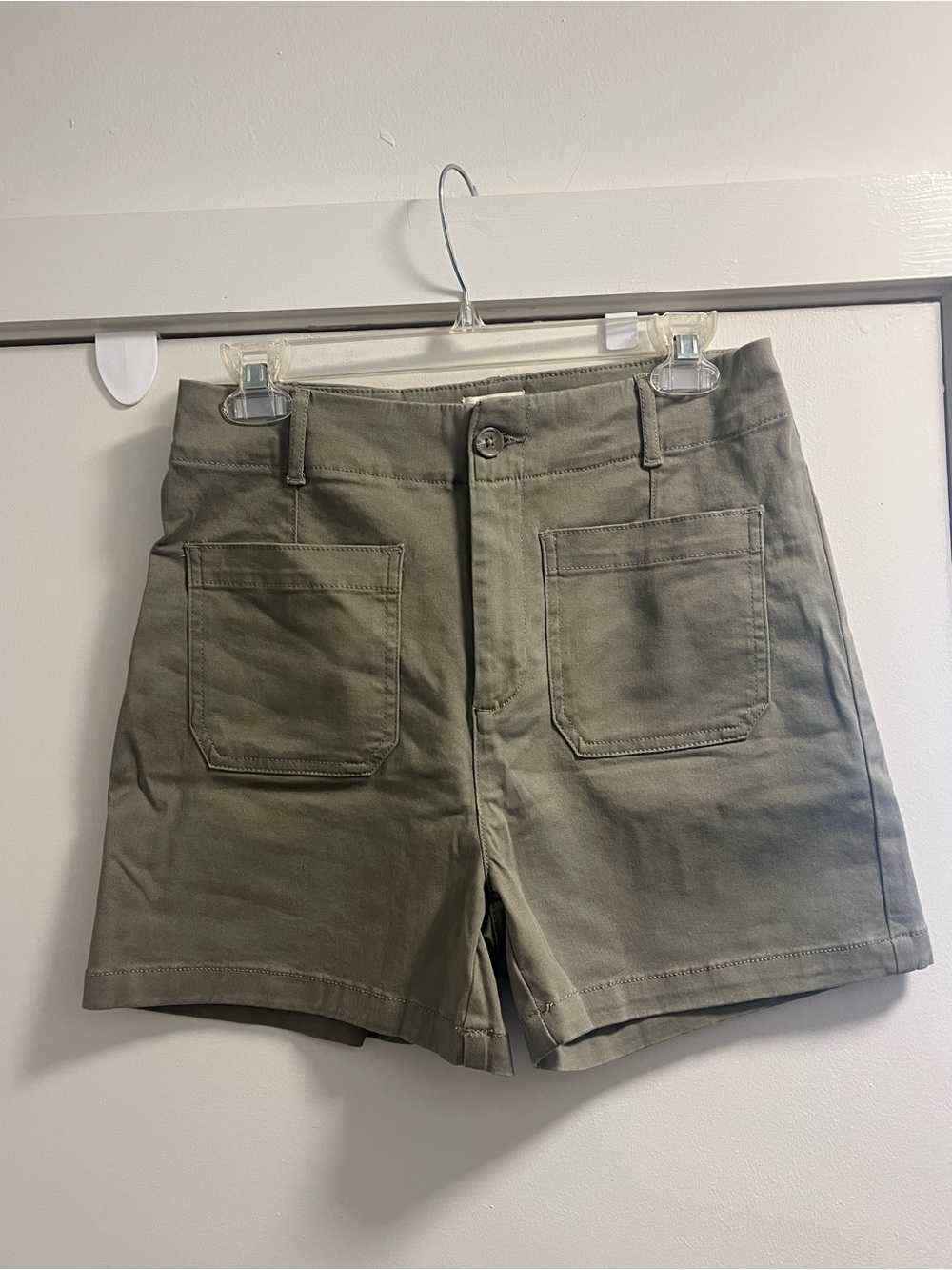 NWOT High-Rise Utility Pocket Shorts in Olive Green